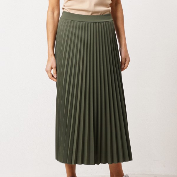 pleated skirt