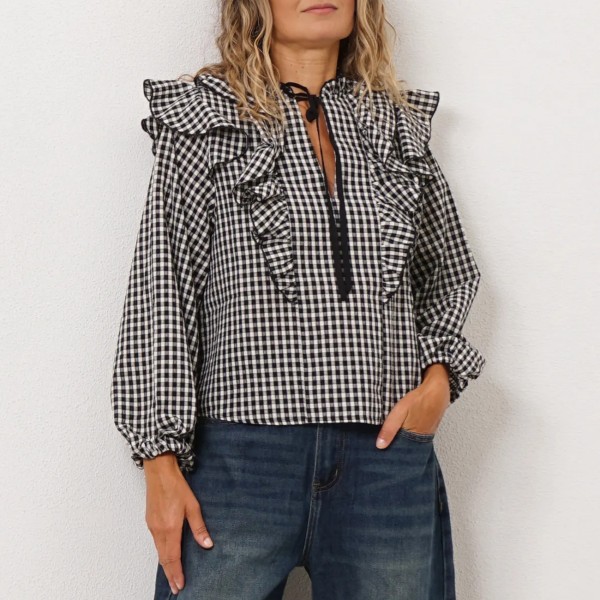 Blouse with ruffles (gingham pattern)