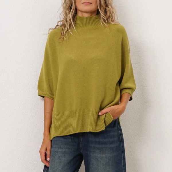 Knit sweater with half collar