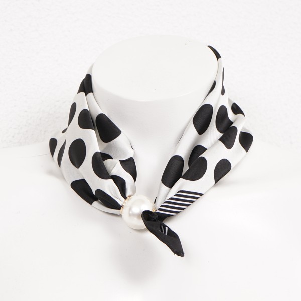Silk/viscose scarf with pearl (magnet)