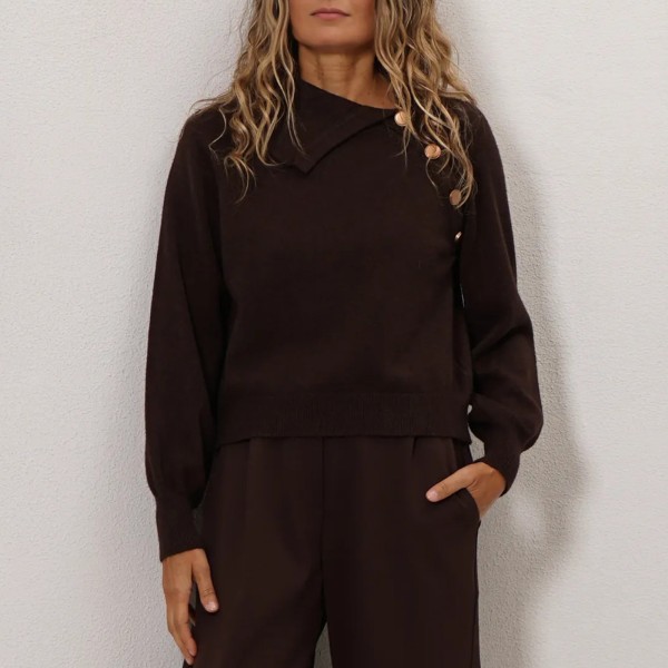 Knit sweater with buttons on the side