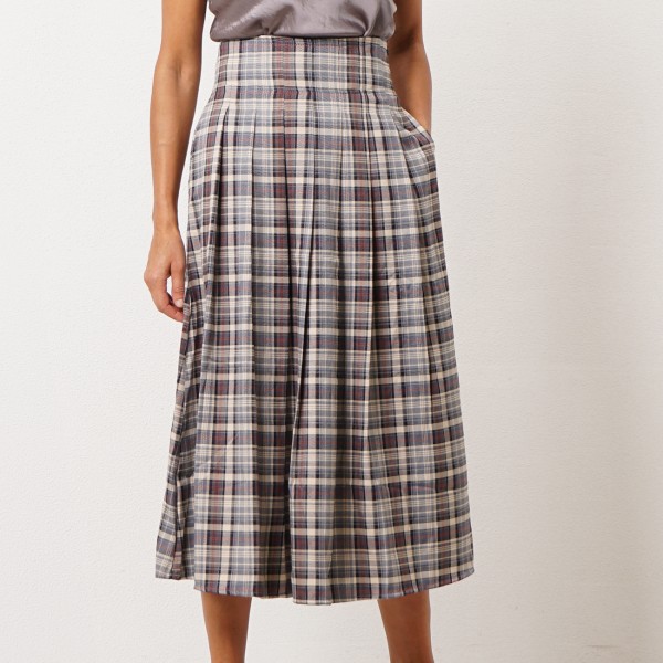 Plaid skirt with pleats