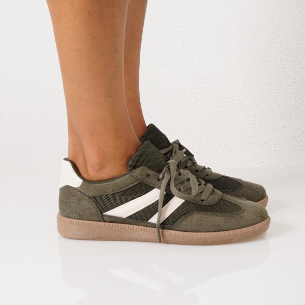 sneakers with appliqués