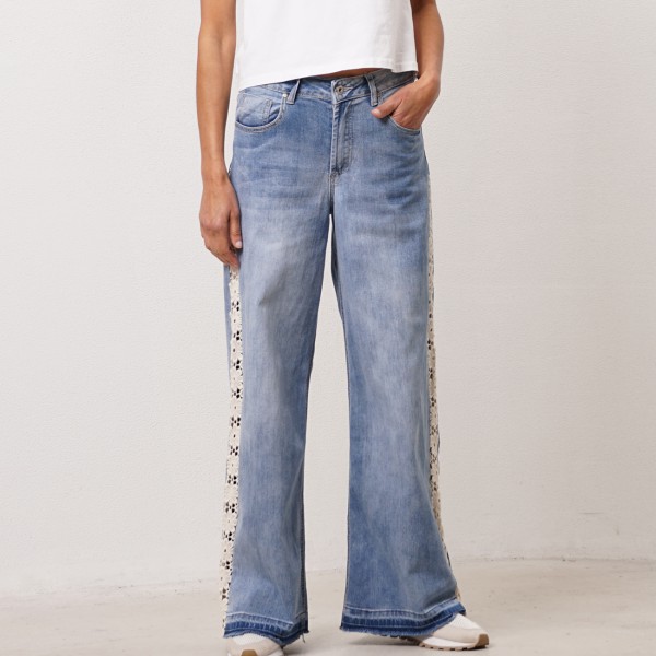 Elephant leg pants with crochet appliqués