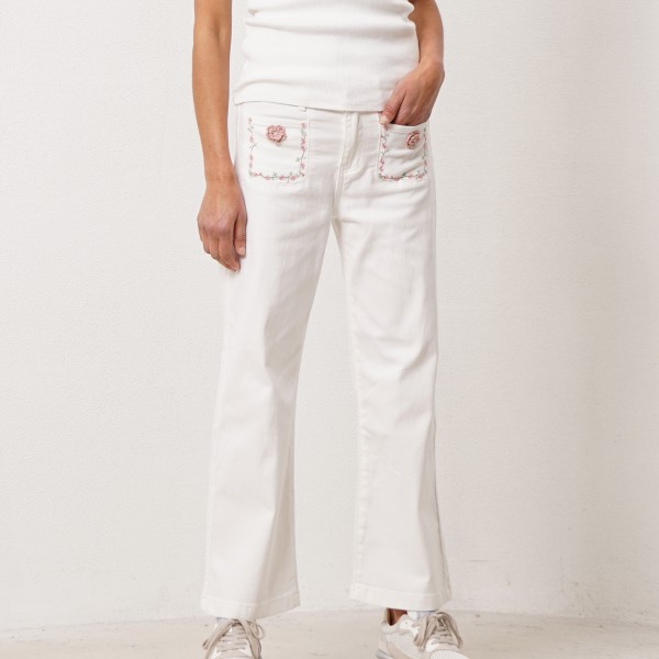 Wide-leg jeans with patch pockets