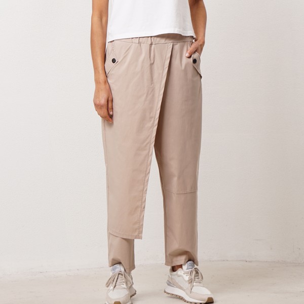 Pants with pockets/flaps