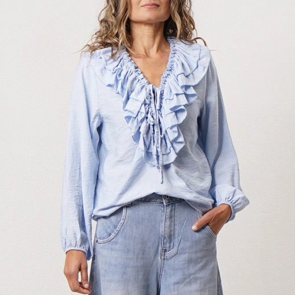 Crepe blouse with ruffles (viscose)