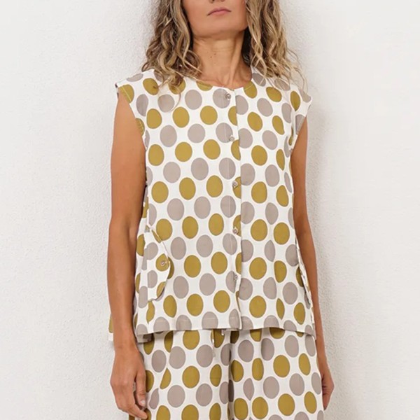 Oversized blouse in premium cotton mesh