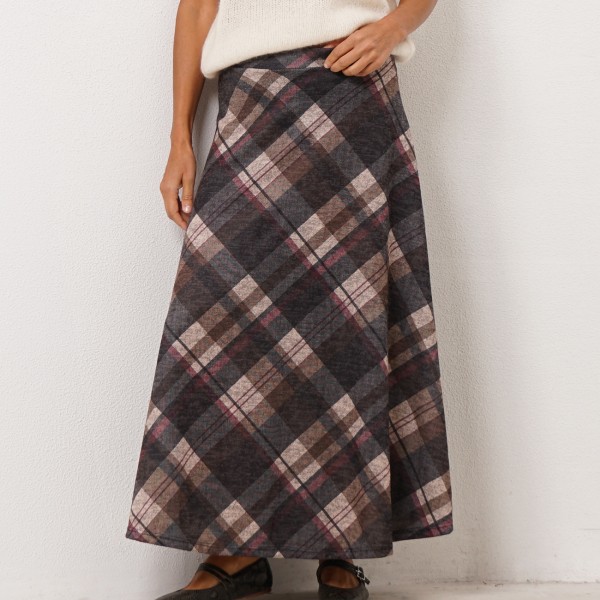 Fabric skirt in godets