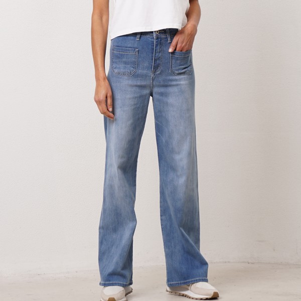 Wide-leg jeans