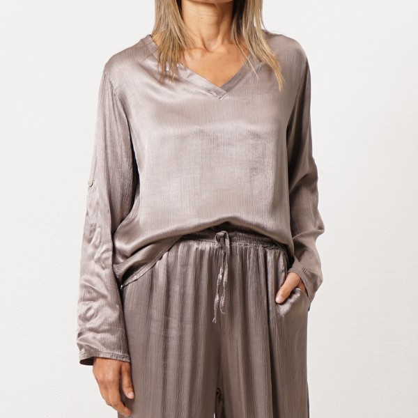 Satin blouse (crinkled fabric)