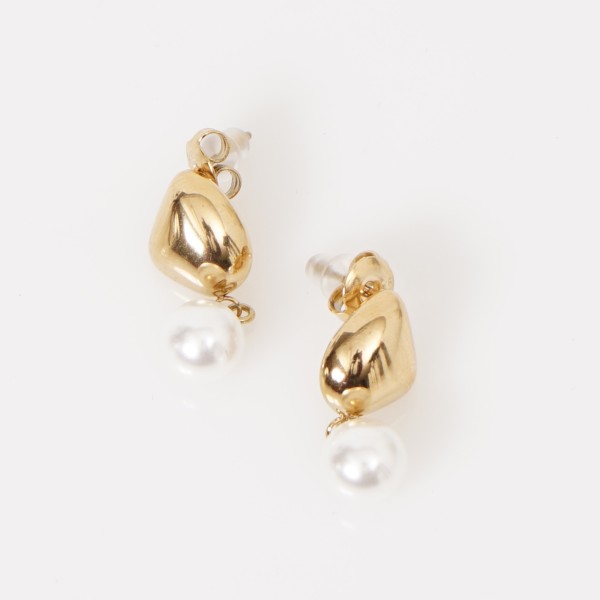 Stainless steel earrings with mother-of-pearl