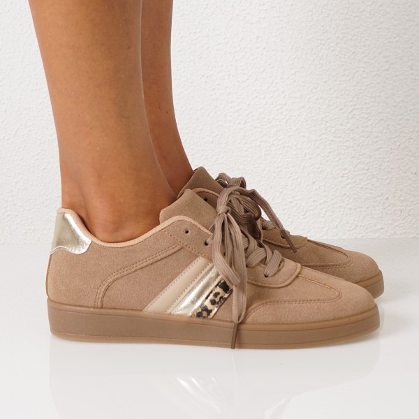 sneakers with appliqués (animal print)