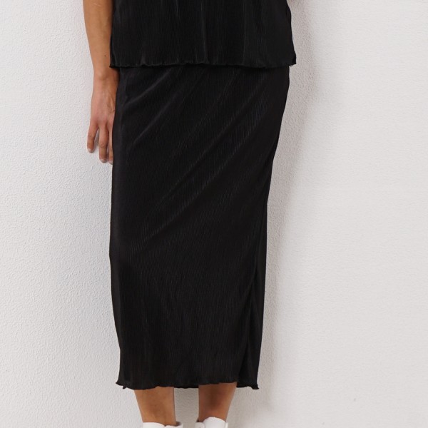 pleated skirt