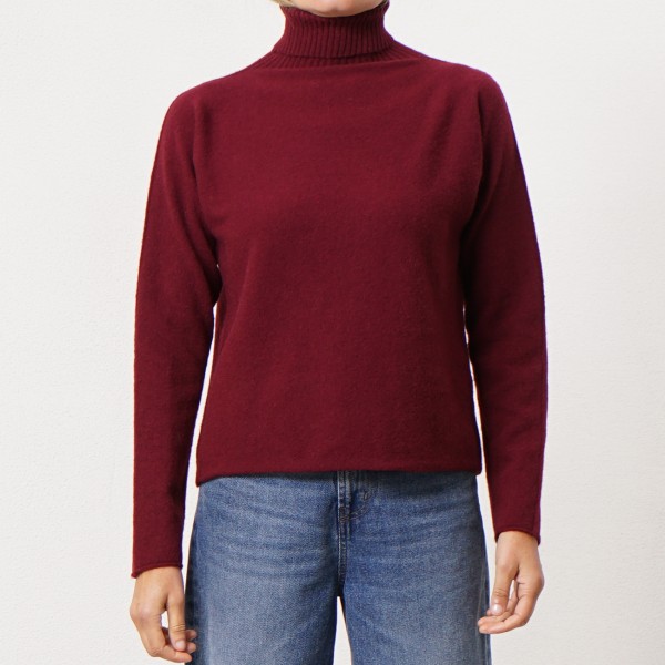 Knit sweater with elastane