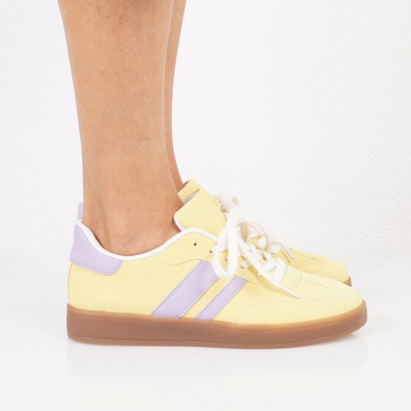 Sneakers with/applications