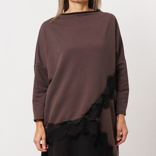 Asymmetrical tunic with lace