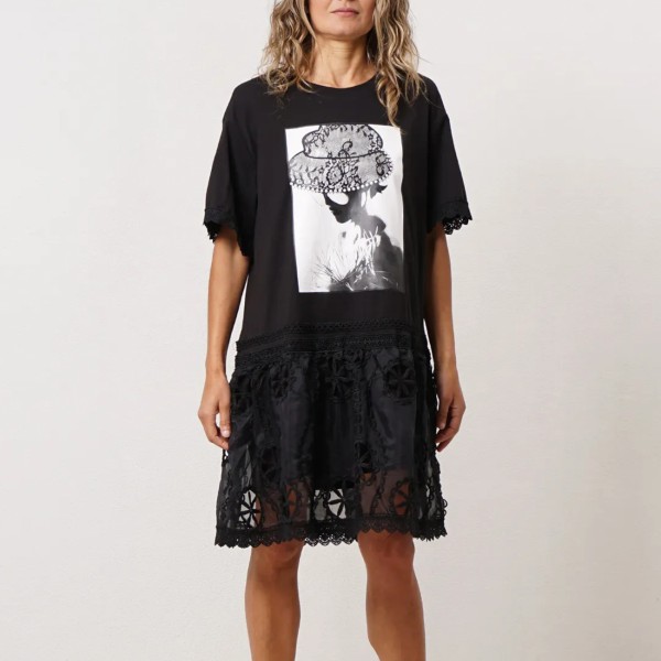 Dress with a mix of printed fabrics