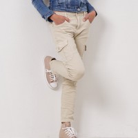 calça c/ bolsos de lado