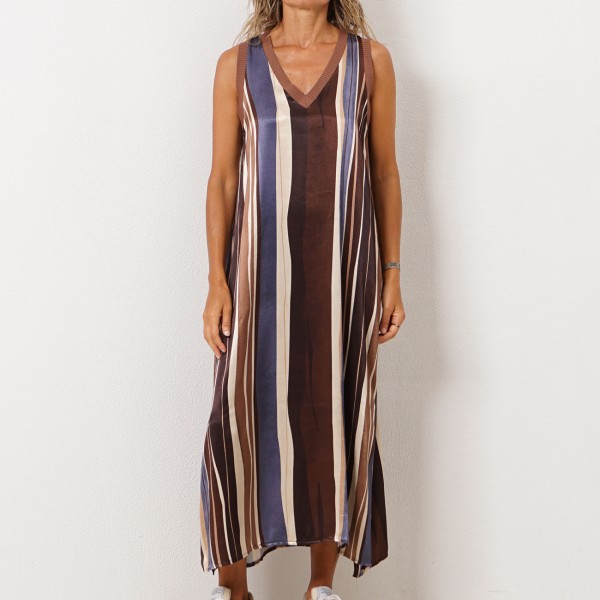 vestido evasé acetinado