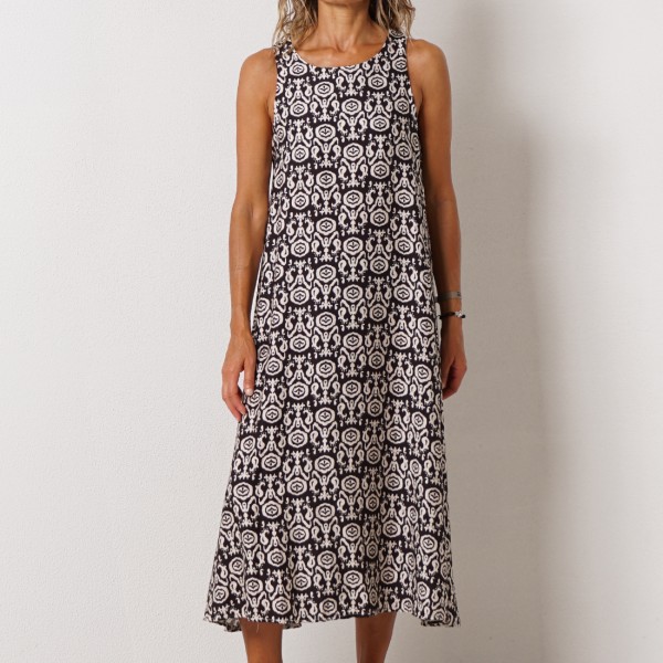 vestido evasé em crepe