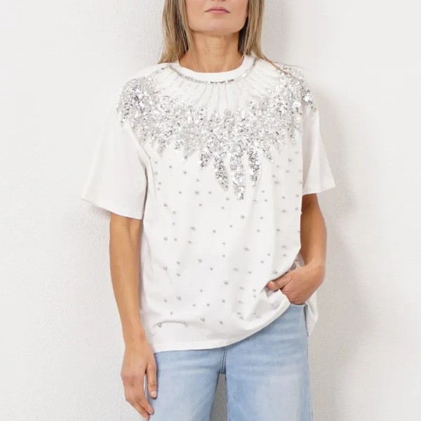 tshirt c/ aplicação de missangas, lantejoulas e bolas (premium)