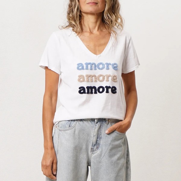 tshirt de algodão em bico vintage c/ bordado aplicado + elastano