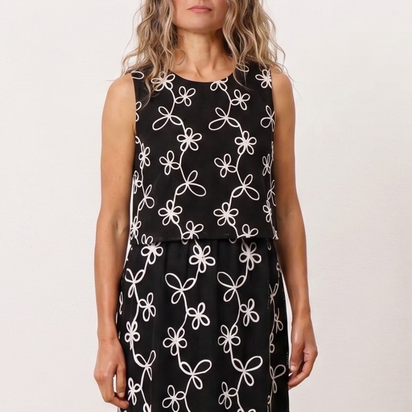 blusa forrada c/ aplicação de relevo