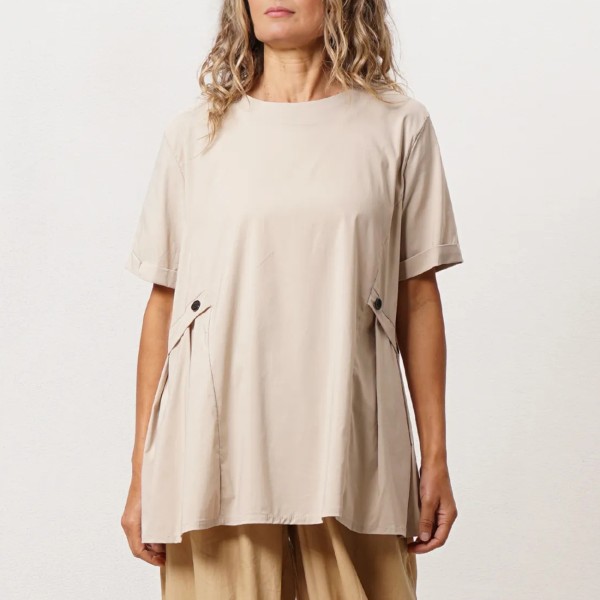 blusa assimétrica c/ aplicações