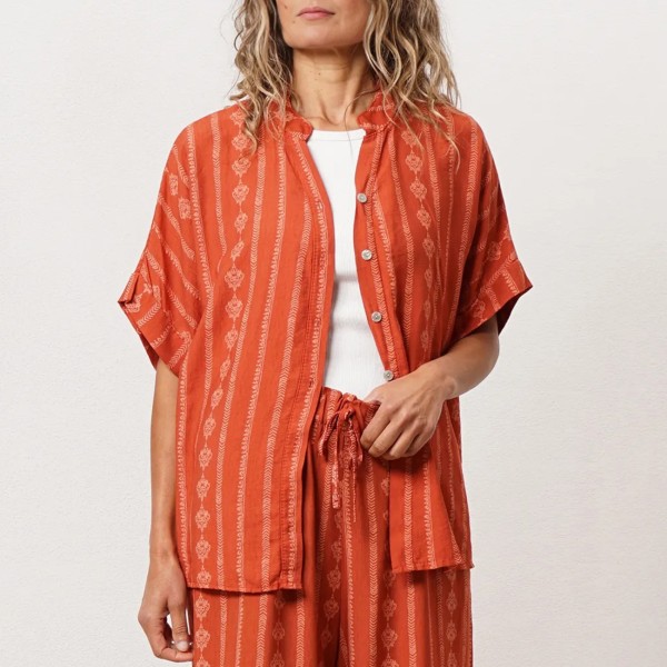 blusa/camiseiro em crepe estampada