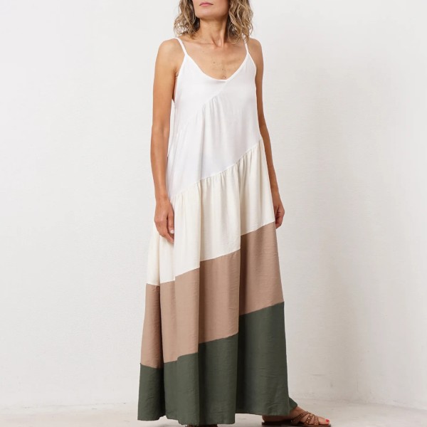 vestido assimétrico em crepe