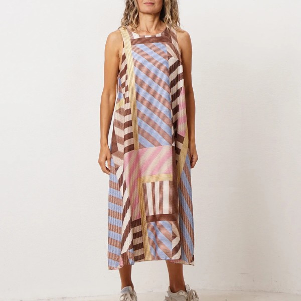 vestido estampado assimétrico