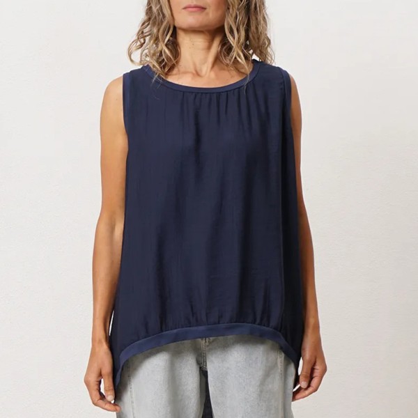 blusa em crepe falso liso