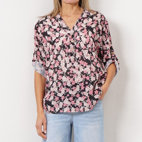 blusa de flores em crepe