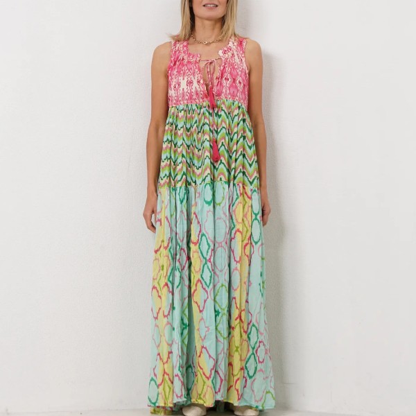 vestido de retalhos c/ ponto bordado
