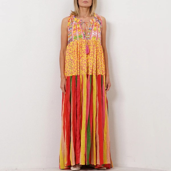 vestido de retalhos c/ ponto bordado