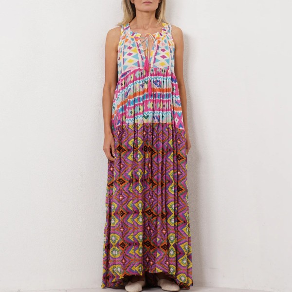 vestido de retalhos c/ ponto bordado