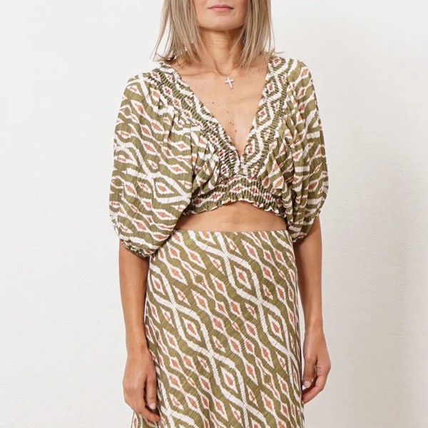blusa em viscose c/ elásticos (textura)