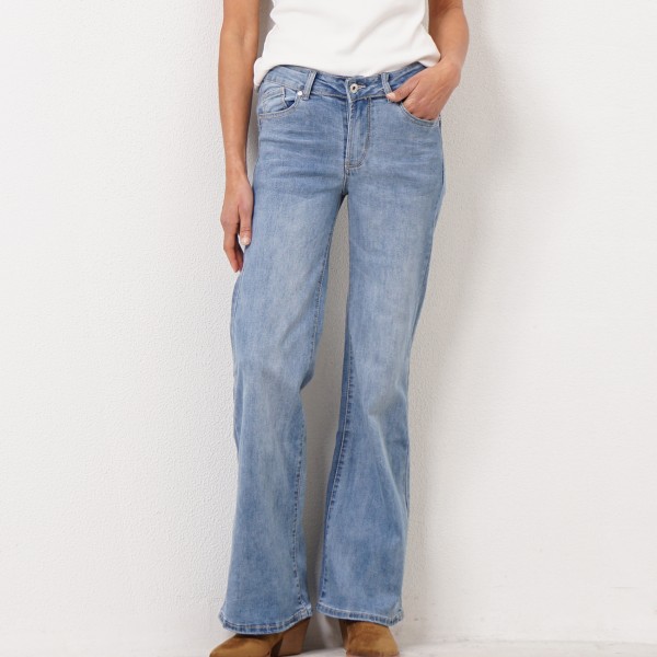 calça de ganga à boca de sino