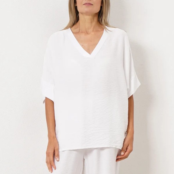 blusa em viscose c/ decote em bico (acetinada)