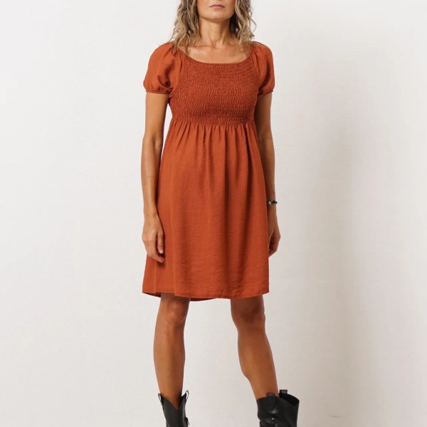 vestido c/ elasticos em crepe