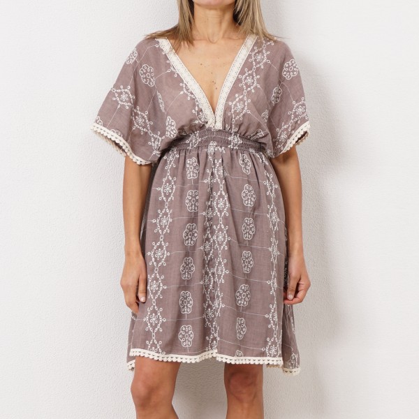 vestido bordado c/ franzidos