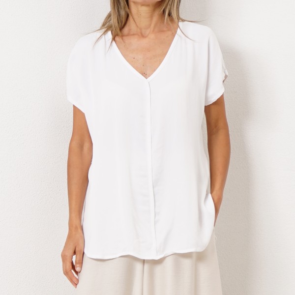 blusa acetinada (frente), e em viscose (costas)