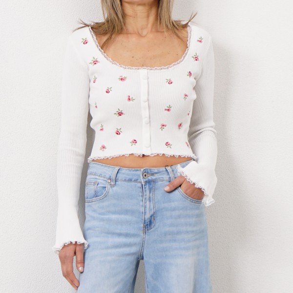 casaco em tricôt c/ bordados e aplicações de renda