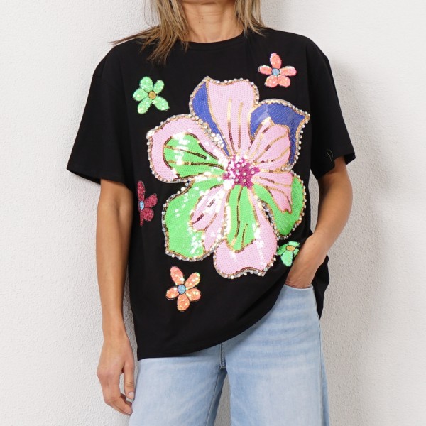 tshirt c/ aplicações de flores e brilhantes (premium)