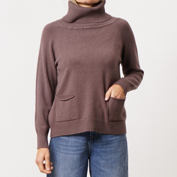 camisola em tricôt gola alta c/ bolsos