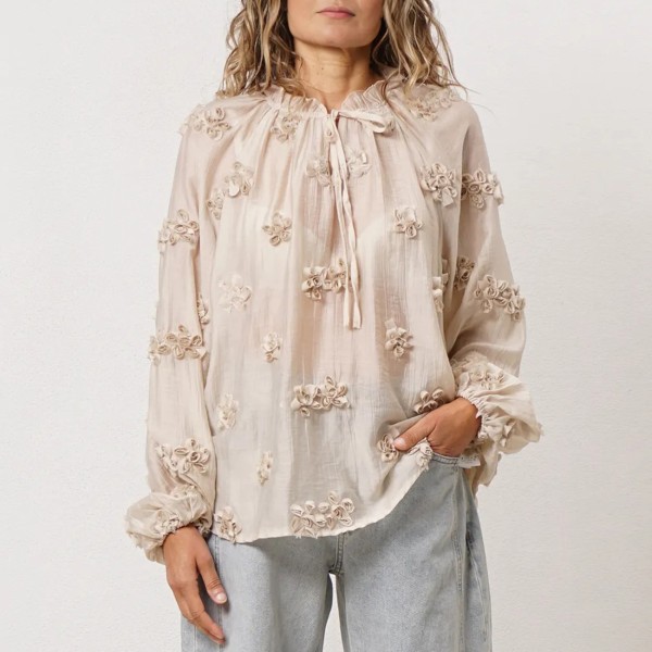 blusa em tencel c/ aplicações