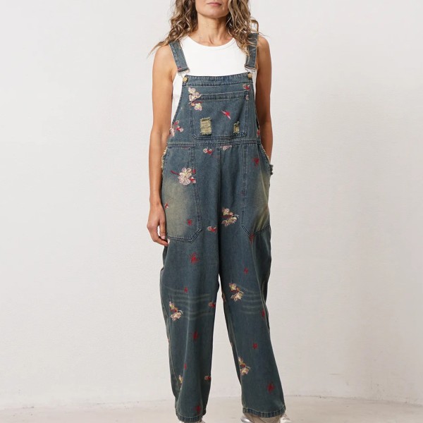 jardineira oversize em ganga c/ bordados