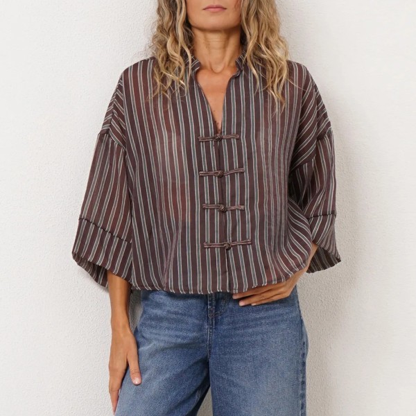 blusa em tencel c/ elastano c/ botões e atilhos 