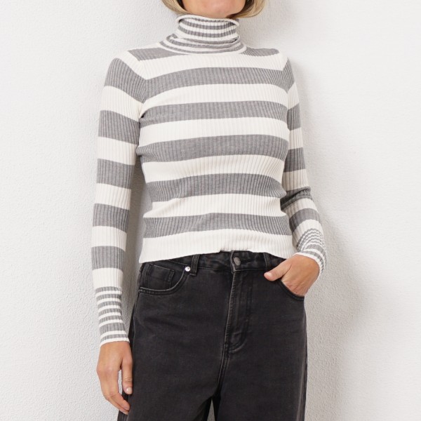 camisola de barras c/ gola alta em tricôt